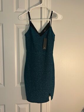 NWT lulus fitted green sparkly dress